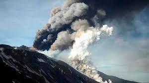 Efemerides año 1971 7 El Etna en Erupcion