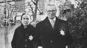 Efemerides año 1941 3 Judios con la estrella de David