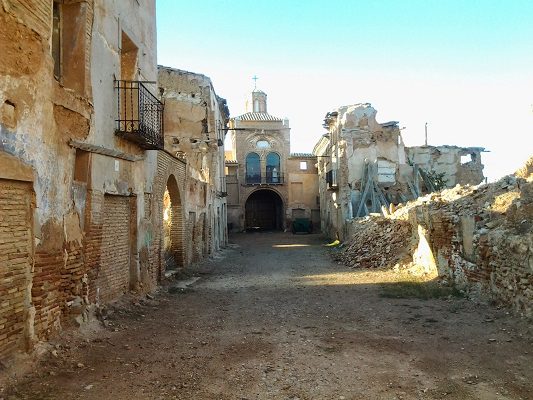 Que podemos ver en Belchite (Zaragoza) 1 Calle mayor de Belchite