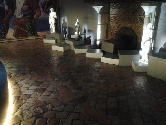 Que podemos ver en Orleans (Francia) 9 Interior casa Juana de Arco