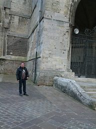Que podemos ver en Noyon (Francia) 13 Trasera catedral Noyon