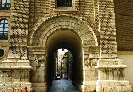 Que podemos ver en Zaragoza 3 Callejon del Arco