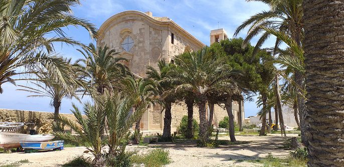 Que podemos ver en Tabarca (Alicante) 12 Iglesia de san Pedro