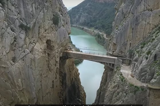 Las mejores rutas senderismo de España 18 Puente arquitecto Eugenio Rovira 2