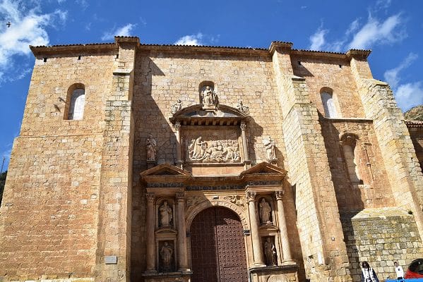 Que podemos ver en Daroca (Zaragoza) 9 Portada basilica sagrados Corporales