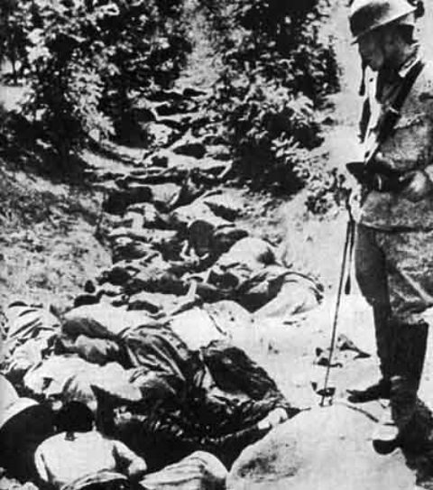Historia de Las Cruzadas en Jerusalen 12 Fosa comun de civiles chinos